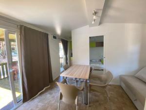 WhatsApp Image 2022-04-29 at 14.37.06 (1).jpeg